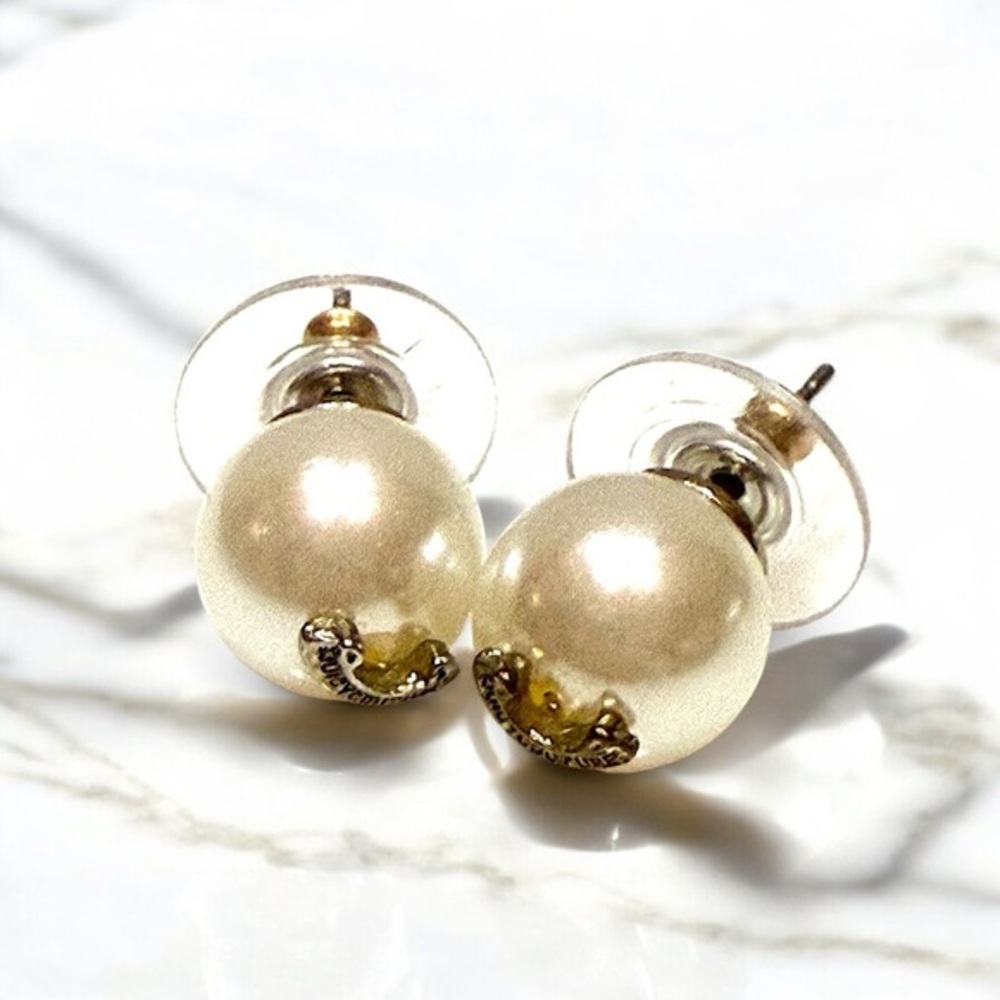 💫 Juicy Couture Cream Pearl Stud Earrings – Elegant Classic Jewelry Gift